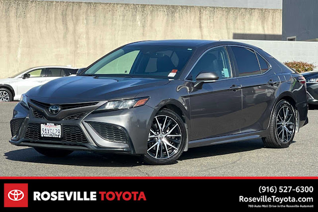 2022 Toyota Camry SE