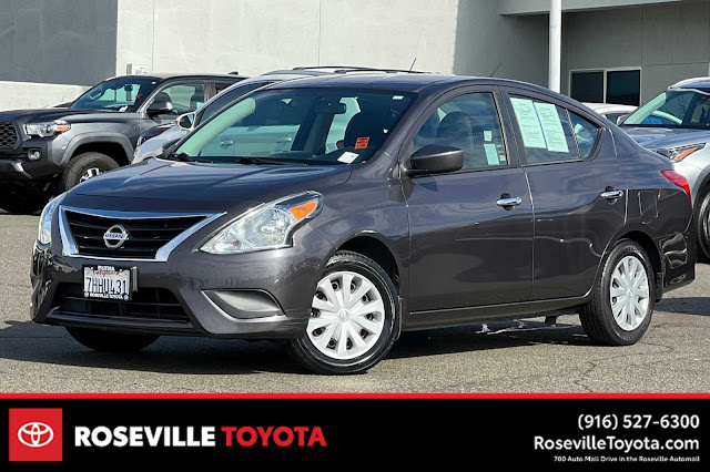 2015 Nissan Versa SV