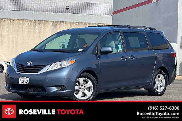 2016 Toyota Sienna LE