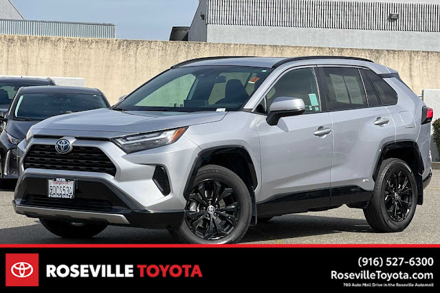 2022 Toyota RAV4 Hybrid SE