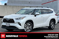 2020 Toyota Highlander Hybrid XLE