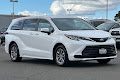 2022 Toyota Sienna LE