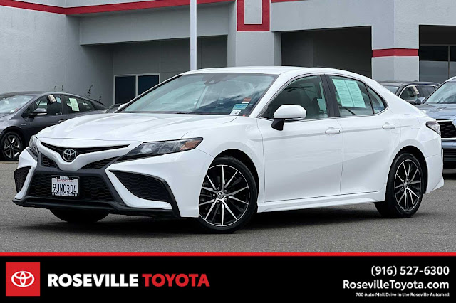 2022 Toyota Camry SE