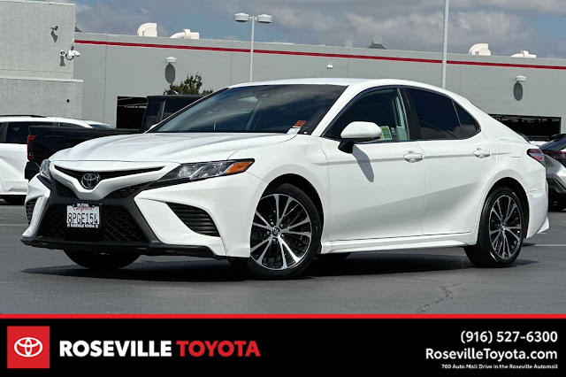 2020 Toyota Camry SE