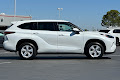 2022 Toyota Highlander Hybrid LE