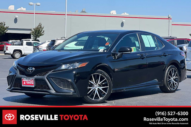 2022 Toyota Camry SE