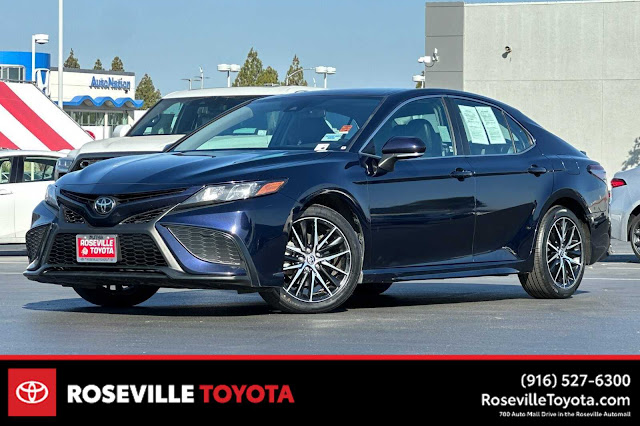 2022 Toyota Camry SE