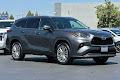 2022 Toyota Highlander Hybrid Platinum