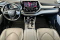 2022 Toyota Highlander Hybrid Platinum