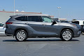 2022 Toyota Highlander Hybrid Platinum