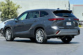 2022 Toyota Highlander Hybrid Platinum