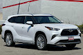 2025 Toyota Highlander Platinum