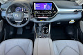 2025 Toyota Highlander Platinum
