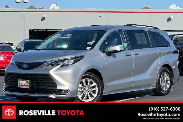 2023 Toyota Sienna XLE