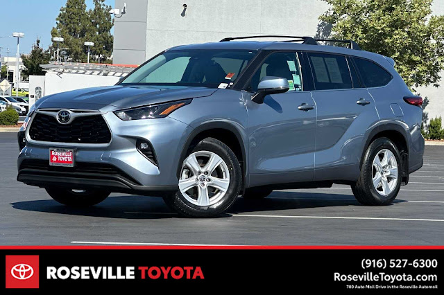 2022 Toyota Highlander LE