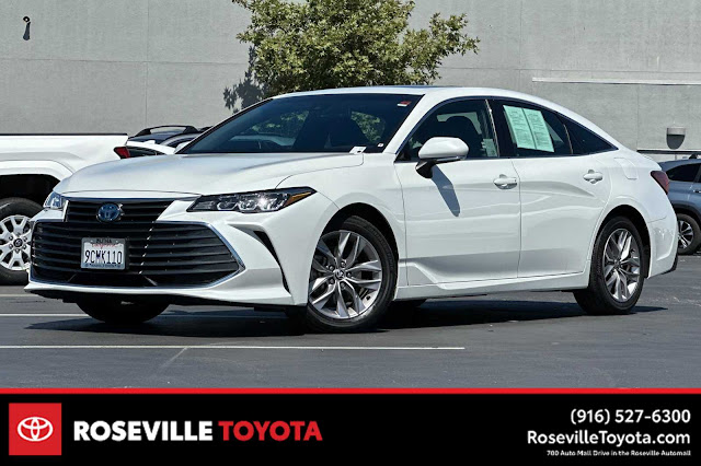 2022 Toyota Avalon Hybrid XLE