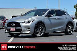 2017 INFINITI QX30 Sport