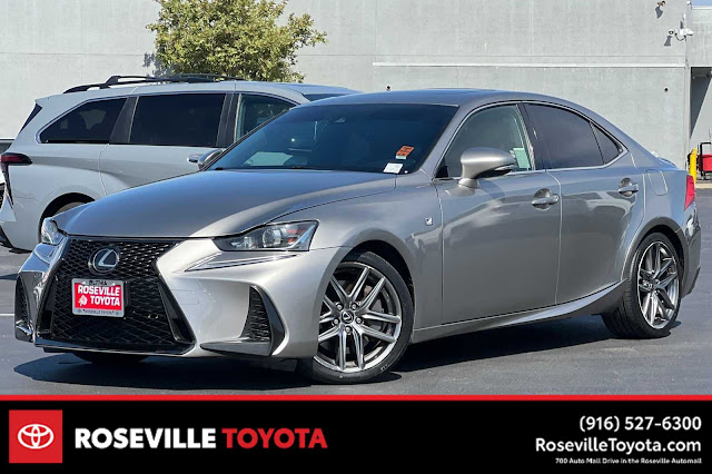 2017 Lexus IS 