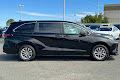 2022 Toyota Sienna LE