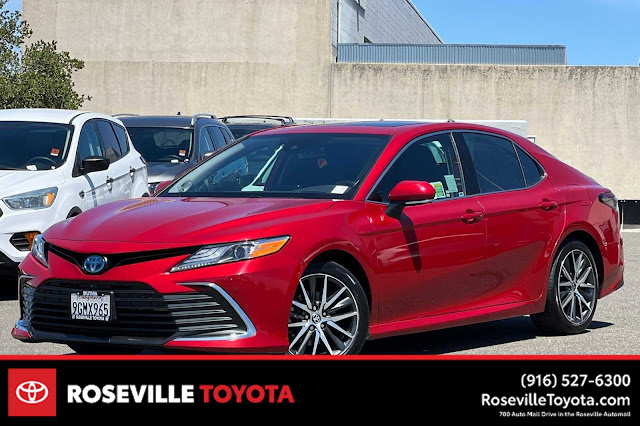 2023 Toyota Camry Hybrid XLE