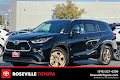 2023 Toyota Highlander Hybrid Bronze Edition