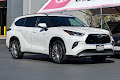 2021 Toyota Highlander Hybrid Platinum