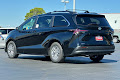 2025 Toyota Sienna LE