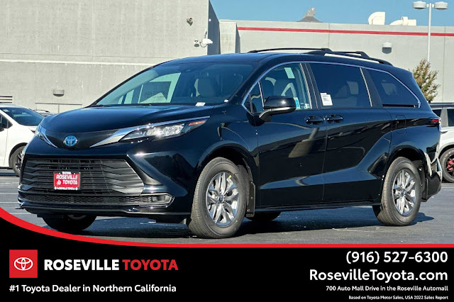 2025 Toyota Sienna LE