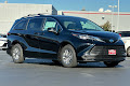 2025 Toyota Sienna LE