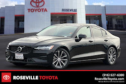 2022 Volvo S60 Momentum