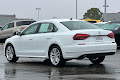 2018 Volkswagen Passat 2.0T SE w/Technology