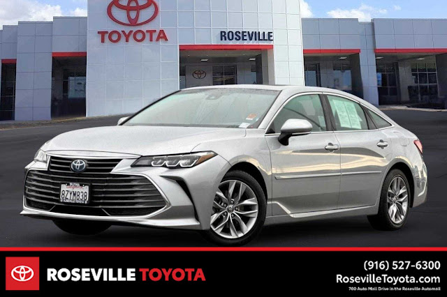 2022 Toyota Avalon Hybrid XLE