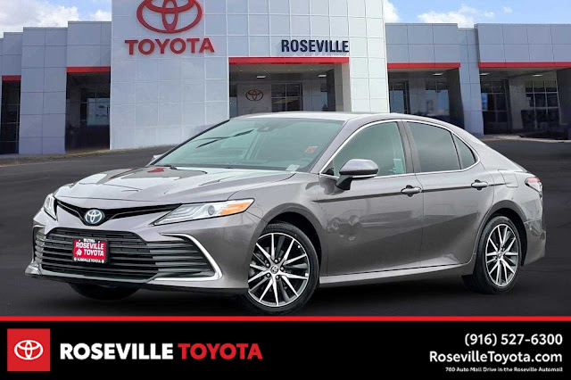 2024 Toyota Camry Hybrid XLE