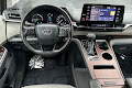 2022 Toyota Sienna LE