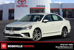 2017 Volkswagen Passat R-Line w/Comfort Pkg