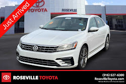 2017 Volkswagen Passat R-Line w/Comfort Pkg