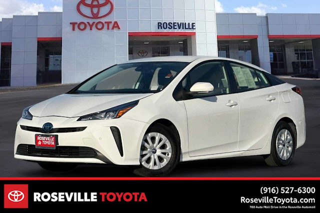 2022 Toyota Prius LE