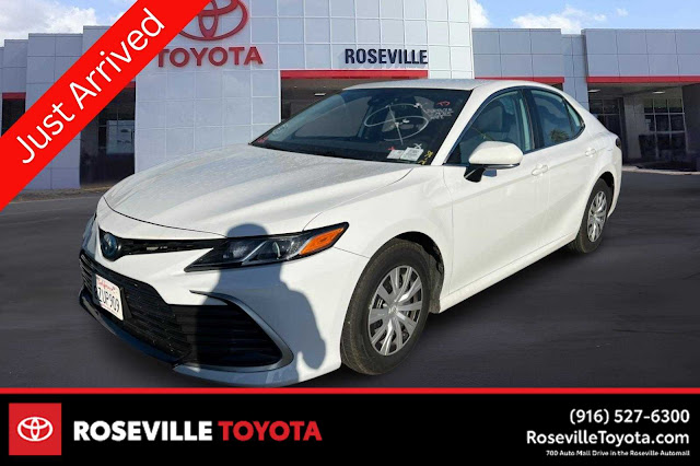 2022 Toyota Camry Hybrid LE