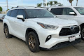2022 Toyota Highlander Hybrid Bronze Edition