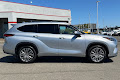 2022 Toyota Highlander Hybrid Platinum