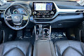 2022 Toyota Highlander Hybrid Platinum
