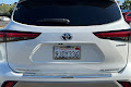 2023 Toyota Highlander Hybrid Platinum