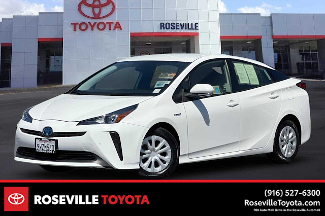2022 Toyota Prius LE