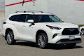 2021 Toyota Highlander Hybrid Platinum
