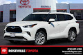 2021 Toyota Highlander Hybrid Platinum