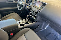 2017 Nissan Pathfinder SV