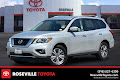 2017 Nissan Pathfinder SV