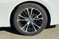 2019 Toyota Camry Hybrid SE