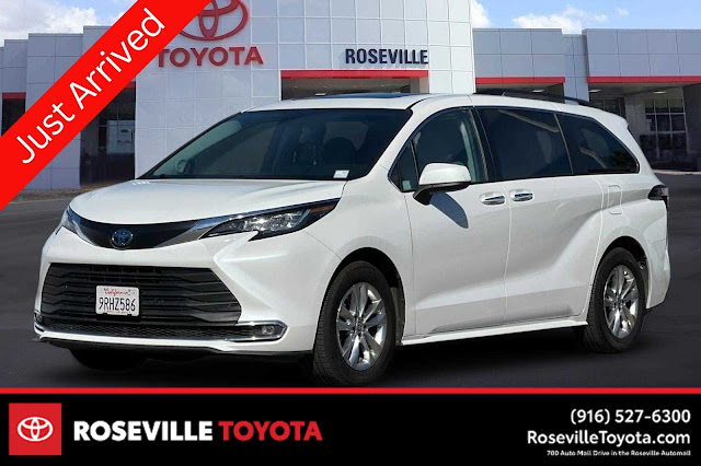 2023 Toyota Sienna XLE