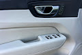 2023 Volvo XC60 Plus Bright Theme